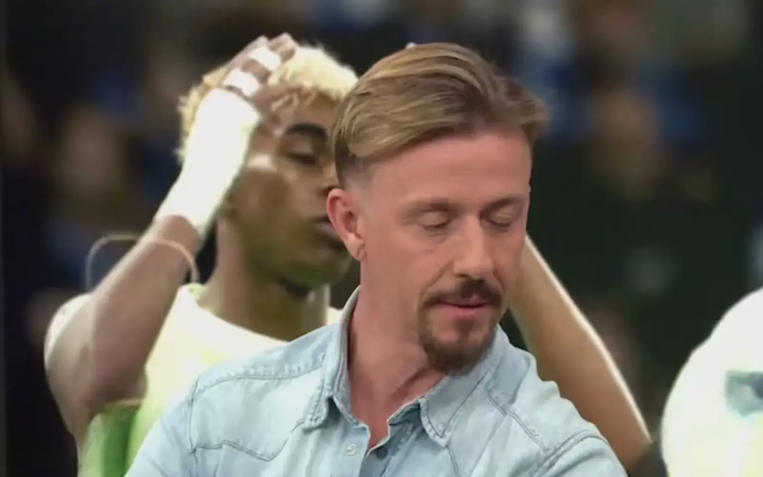 Guti_image - کانن بت گوتی با چشم های بسته