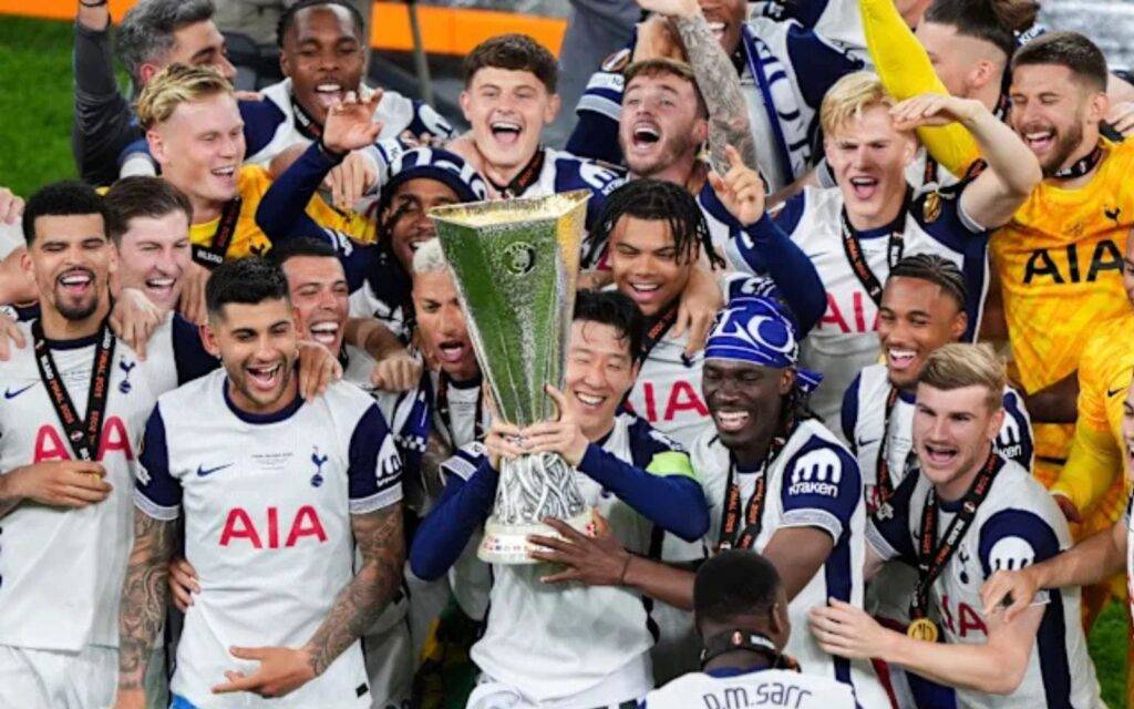 Tottenham - کانن بت تیم توتنهام در حال خوشحالی از پیروزی